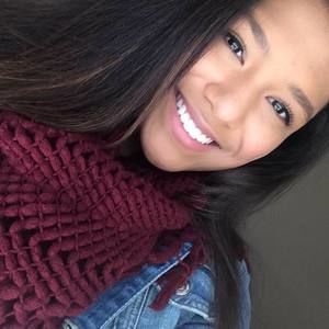 Meet your Posher, Alexandra